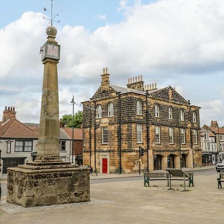 Guisborough Town Hall Екстериор снимка